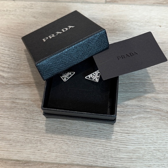 Prada - Picture 3 of 7